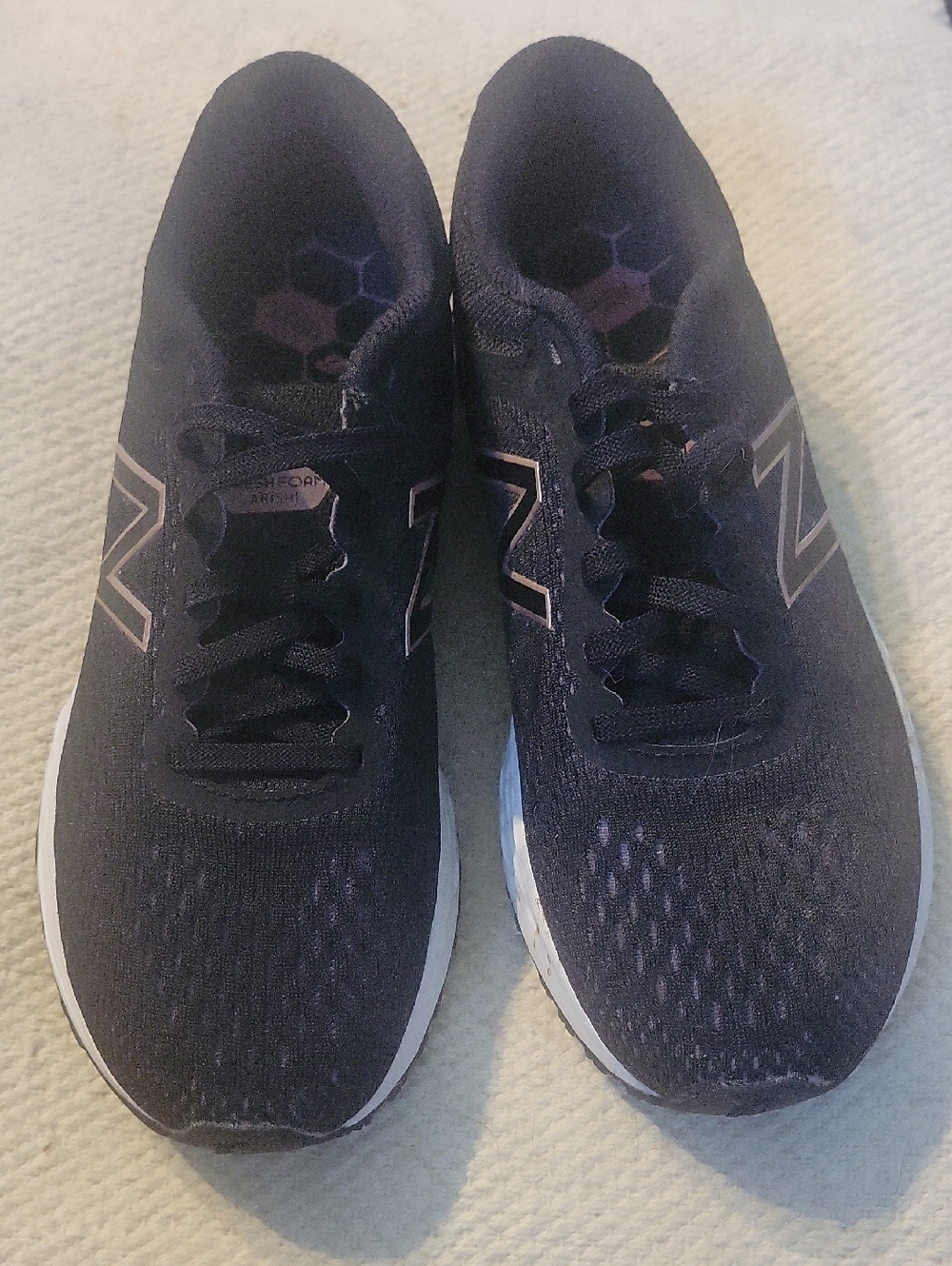 New Balance Women's Black and Pink Athletic Running Shoes